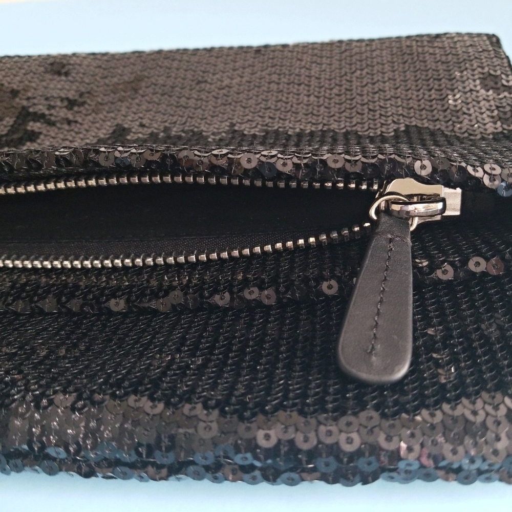 Ugg Sparkle Sequin Clutch - Picture 5 of 8